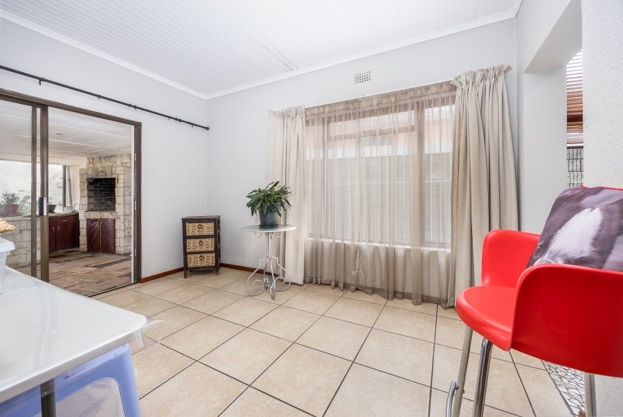 To Let 3 Bedroom Property for Rent in Kenridge Western Cape